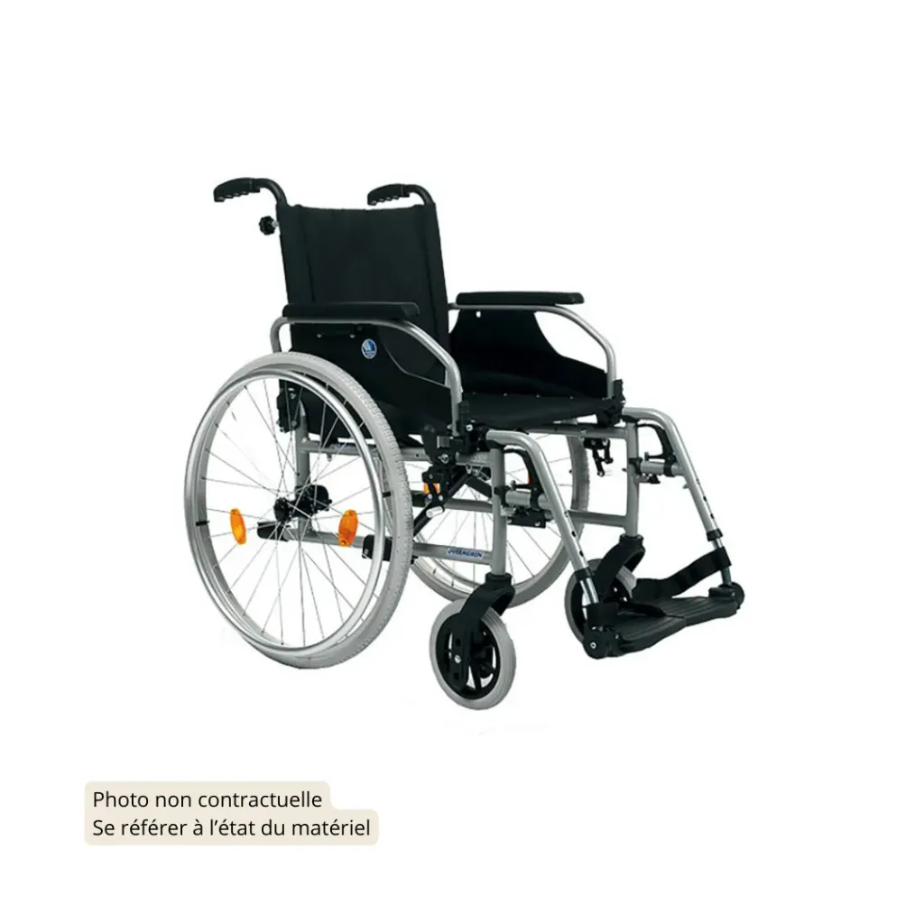 D200 Fauteuil roulant manuel (Très bon état, 380, 470)