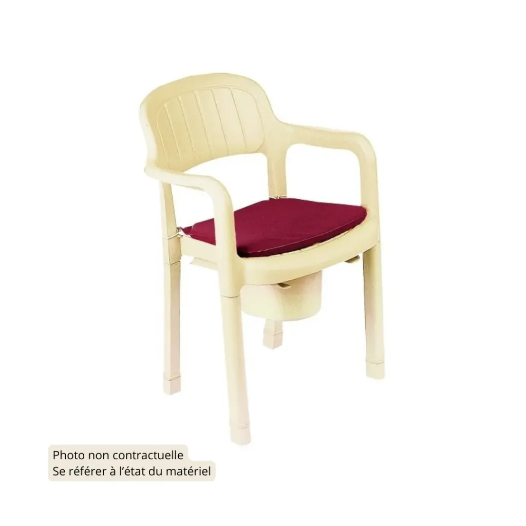 Garde robe Madrigal en plastique Chaise percée fixe